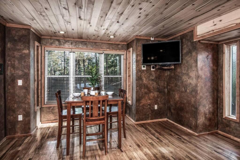 Redwood In The Historic Upper Canyon Ruidoso Exterior photo