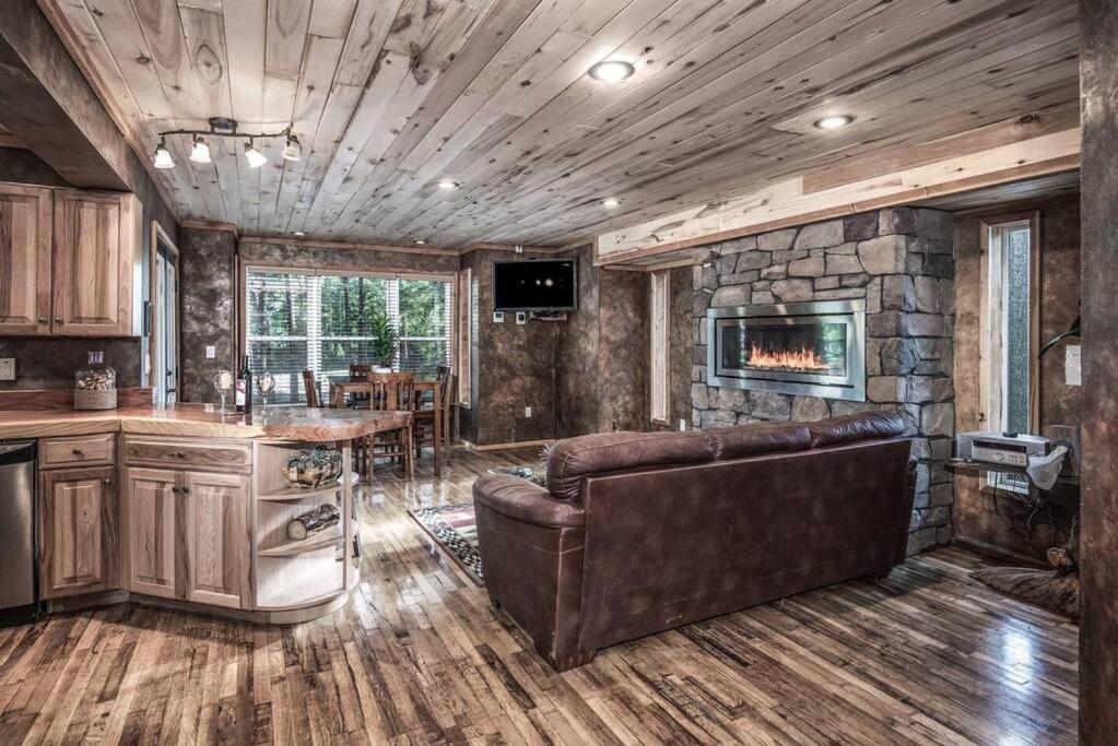 Redwood In The Historic Upper Canyon Ruidoso Exterior photo